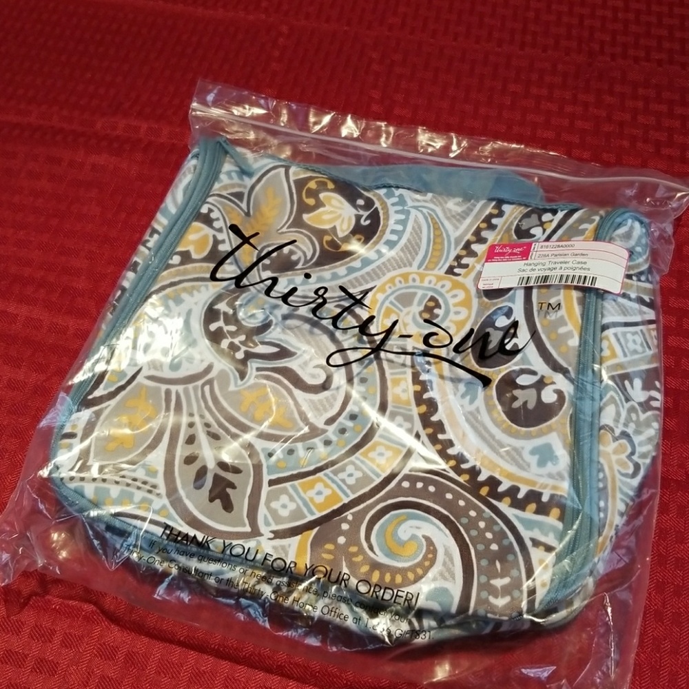 Hanging Travler Case